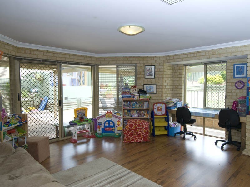 22 McMahon Way, Kardinya WA 6163