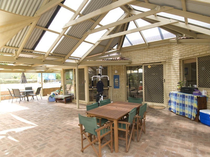 22 McMahon Way, Kardinya WA 6163