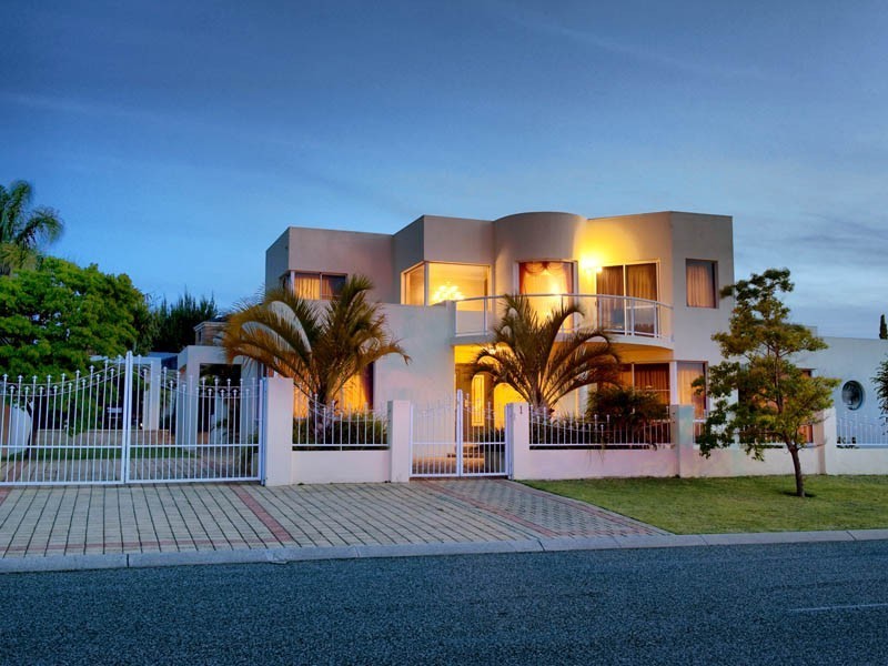 1 Woolnough Heights, Kardinya WA 6163