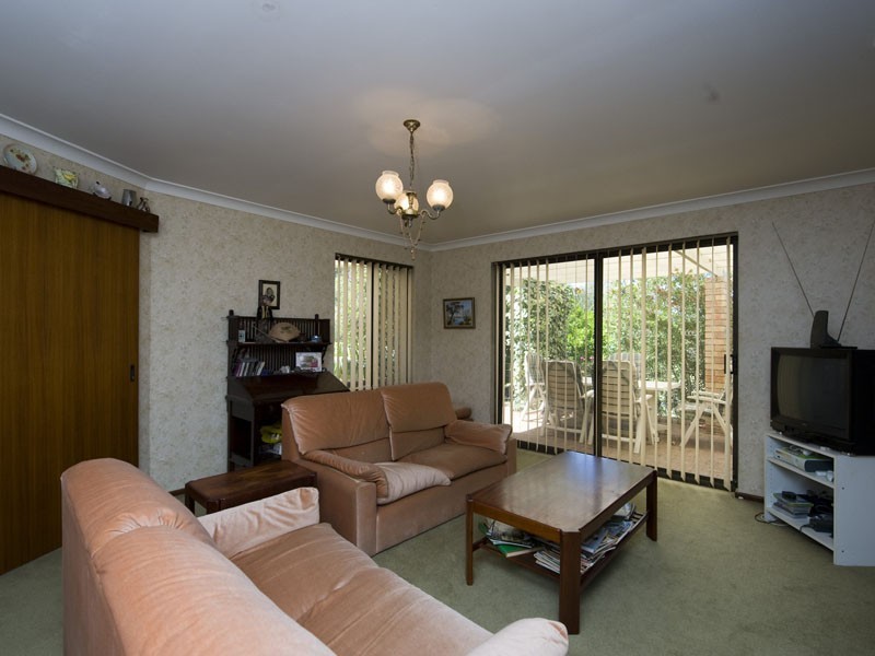 18 Buckingham Crescent, Kardinya WA 6163