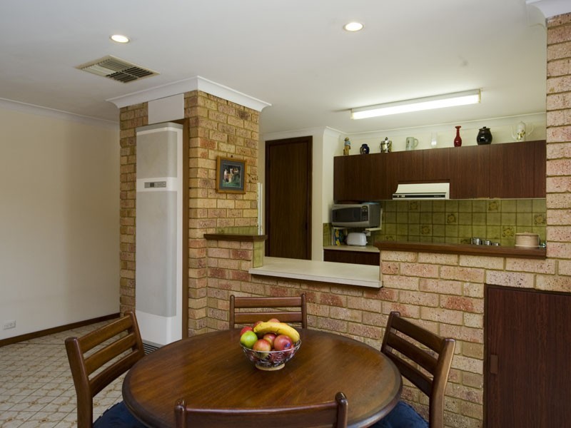 18 Buckingham Crescent, Kardinya WA 6163