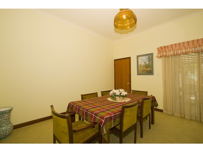 11 Arnold Crescent, Kardinya WA 6163