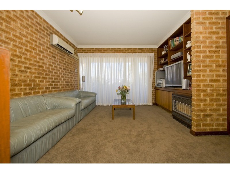 11 Arnold Crescent, Kardinya WA 6163