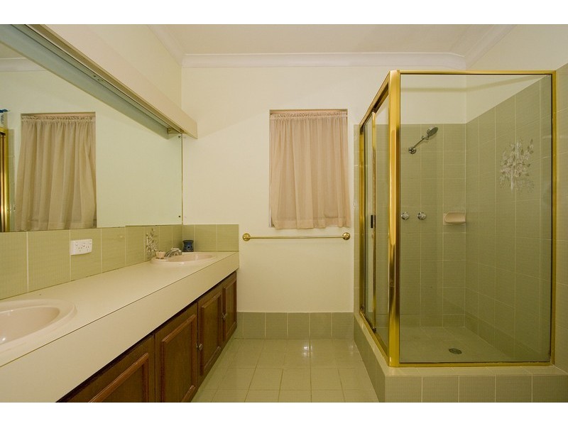 11 Arnold Crescent, Kardinya WA 6163