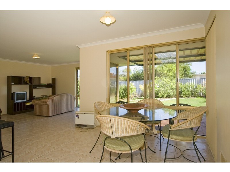 14 Cypress Mews, Warnbro WA 6169