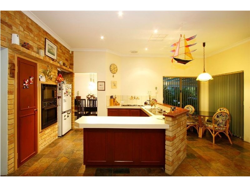 37 Sellenger Ave, Samson WA 6163