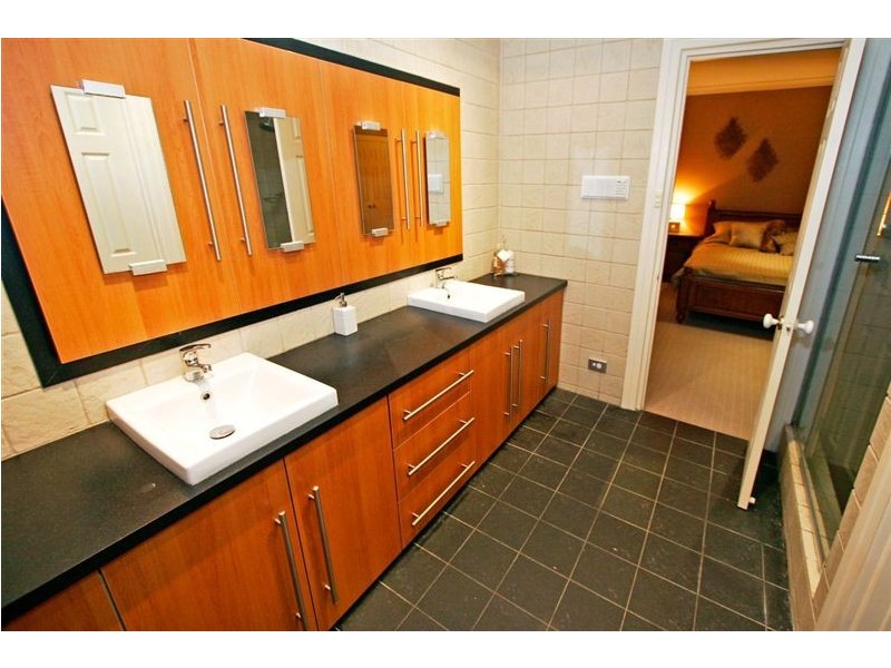 34 Le Souef Drive, Kardinya WA 6163