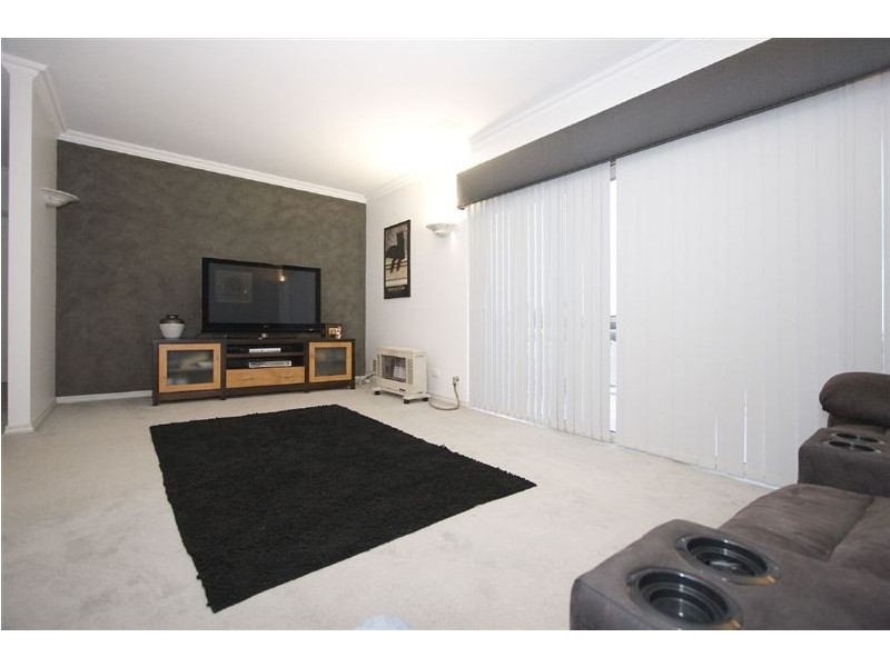 63 Anglesey Drive, Kardinya WA 6163