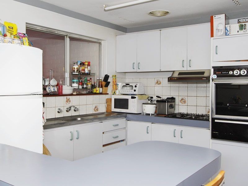 10 Davies Crescent, Kardinya WA 6163