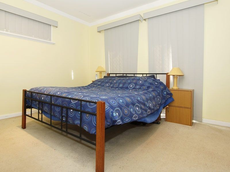 10 Davies Crescent, Kardinya WA 6163