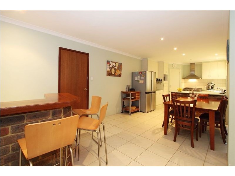 35 Anglesey Drive, Kardinya WA 6163