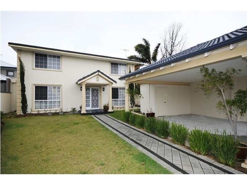 21 Monterey Court, Kardinya WA 6163