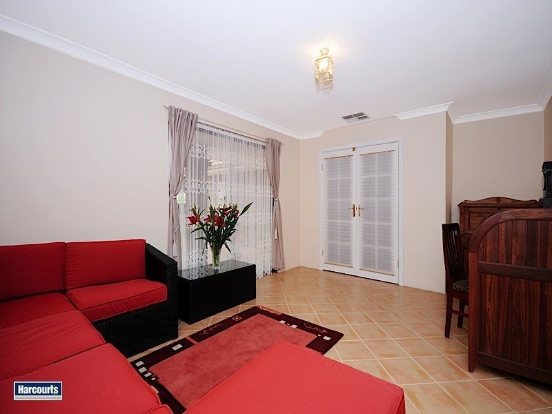 9 Du Maurier Road, North Lake WA 6163