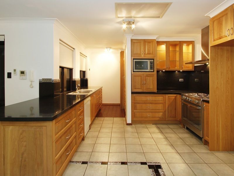 37 Mannion Way, Kardinya WA 6163
