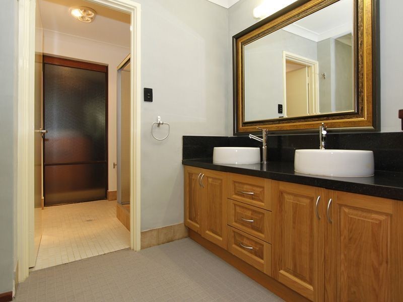 37 Mannion Way, Kardinya WA 6163