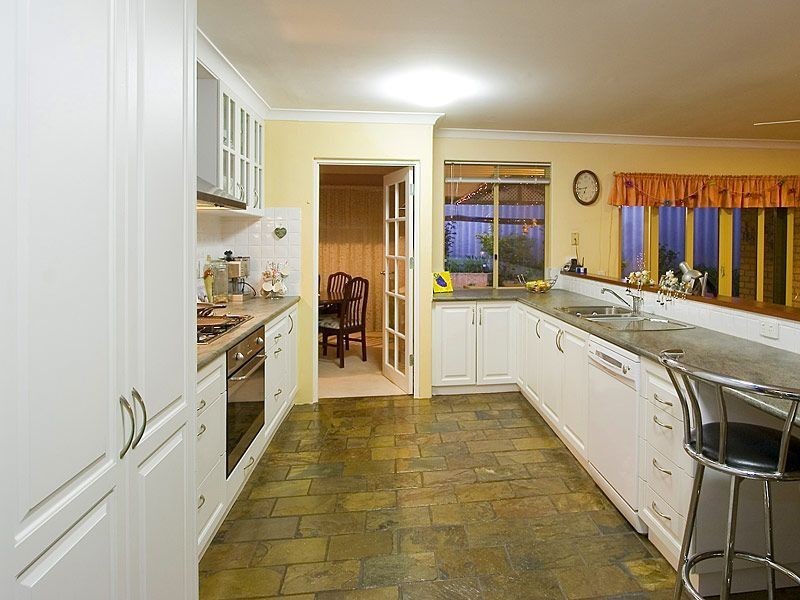 6 Waring Way, Kardinya WA 6163