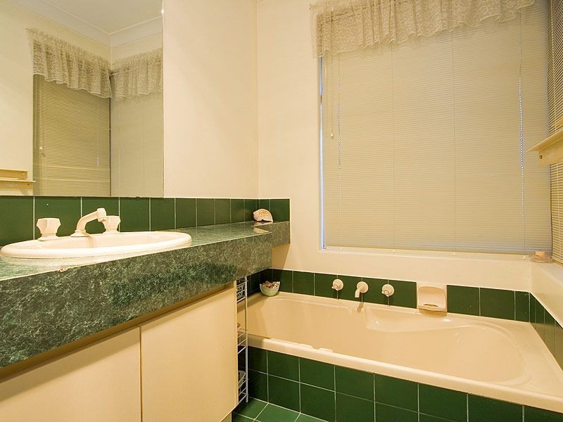 6 Waring Way, Kardinya WA 6163