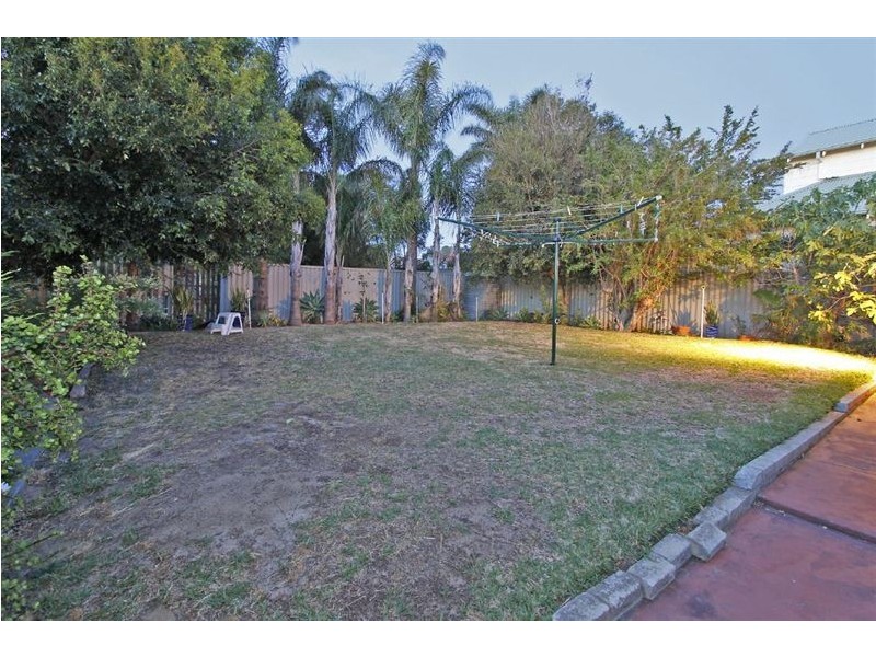 114 Hope Street, White Gum Valley WA 6162