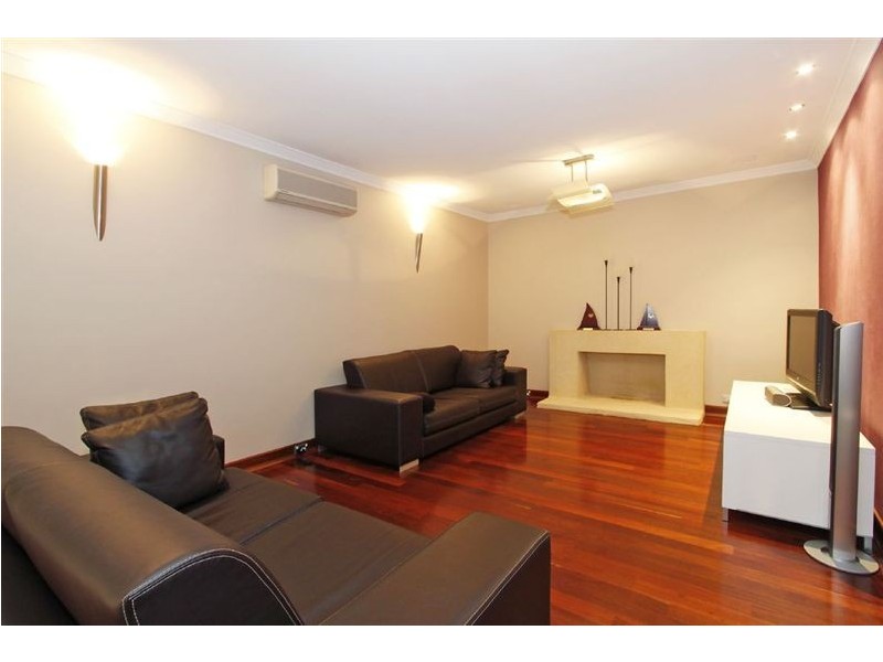 30 Gilbertson Road, Kardinya WA 6163