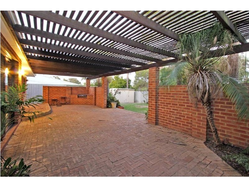 15 Ainslie Court, Kardinya WA 6163