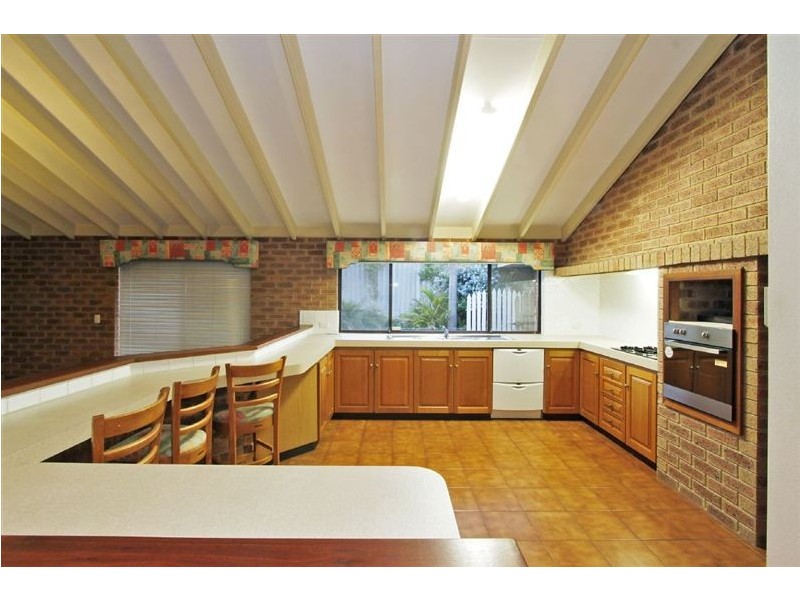 15 Ainslie Court, Kardinya WA 6163