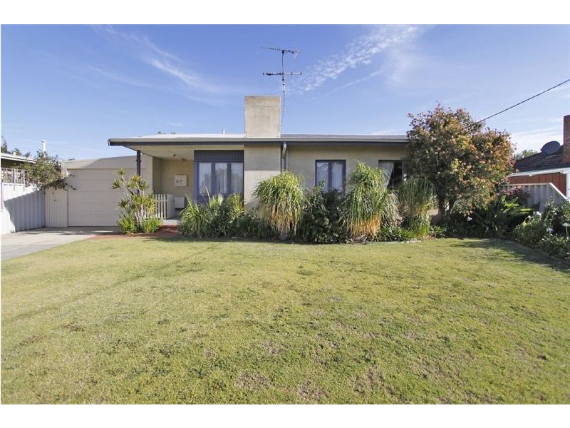 15 Treeby Street, Coolbellup WA 6163