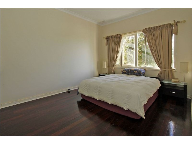 15 Treeby Street, Coolbellup WA 6163