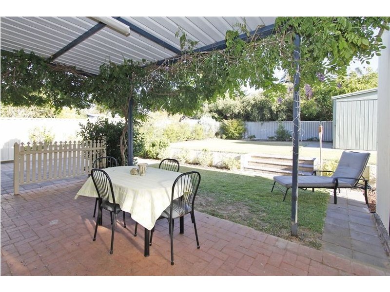 15 Treeby Street, Coolbellup WA 6163