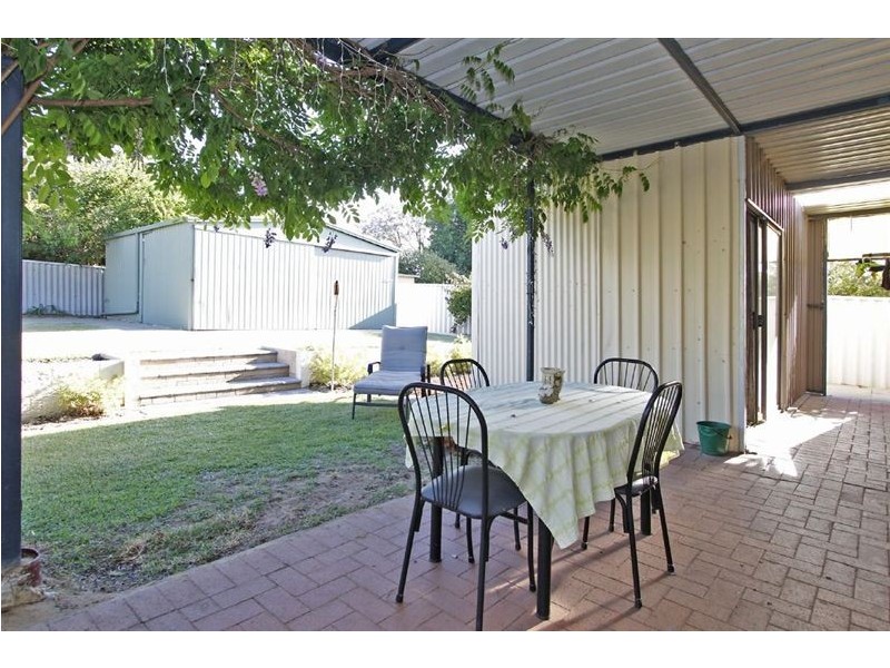 15 Treeby Street, Coolbellup WA 6163