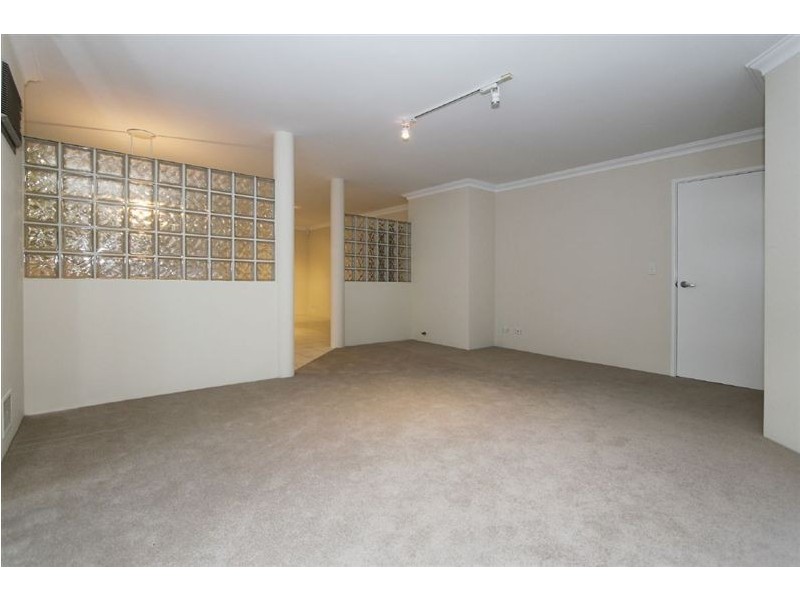19 James Road, Kardinya WA 6163