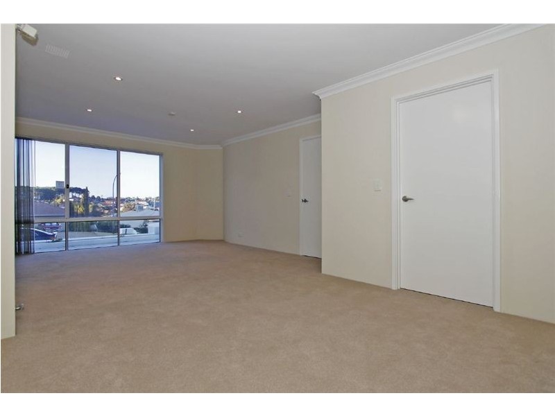 19 James Road, Kardinya WA 6163