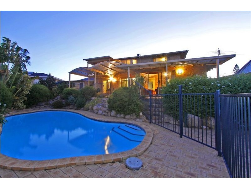 4 Callaway Crescent, Kardinya WA 6163