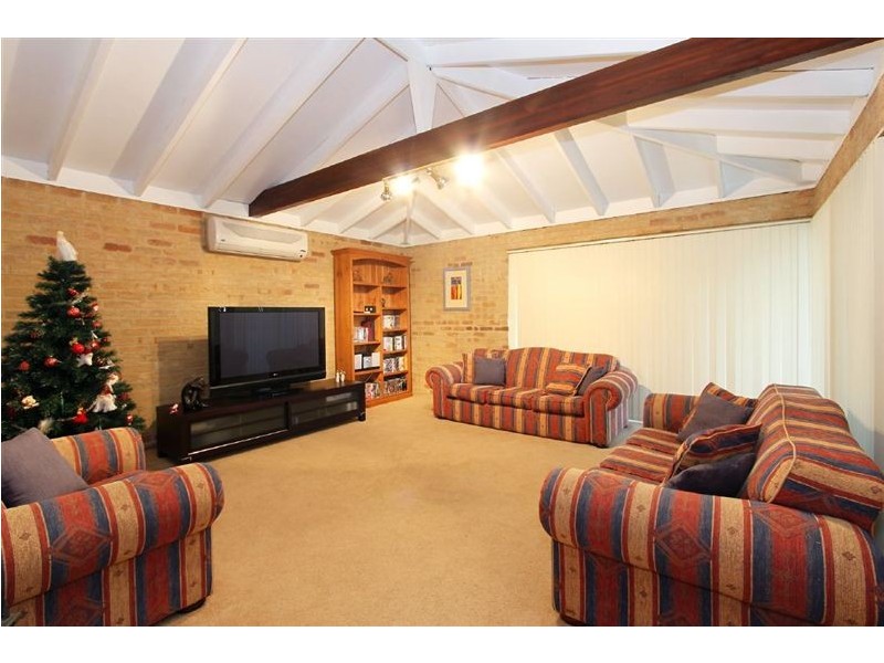 4 Callaway Crescent, Kardinya WA 6163