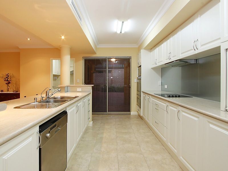 2 Baton Rouge Drive, Mindarie WA 6030