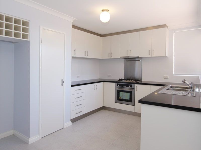 12/14 Boyd Crescent, Hamilton Hill WA 6163