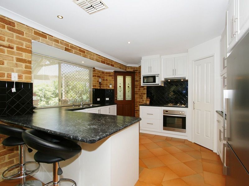 3 Treaty Oak Cove, Bibra Lake WA 6163