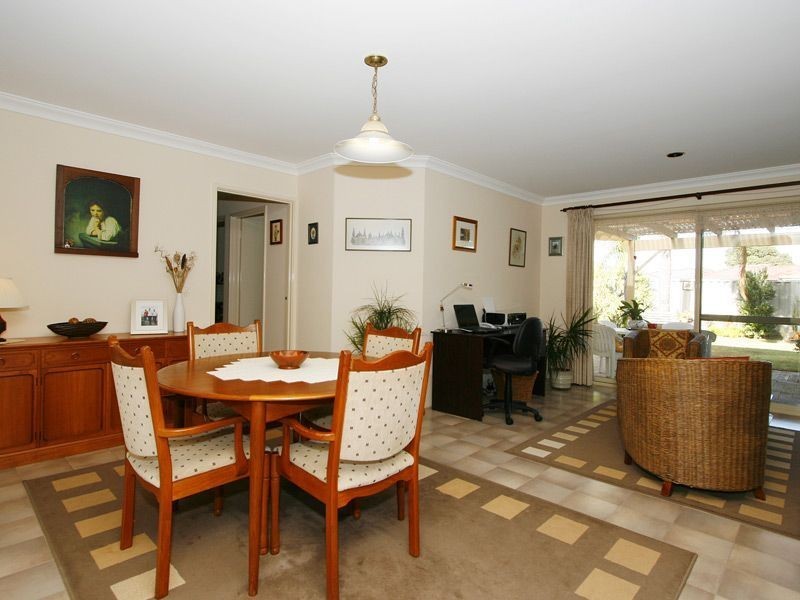 12a Somerset Rise, Kardinya WA 6163