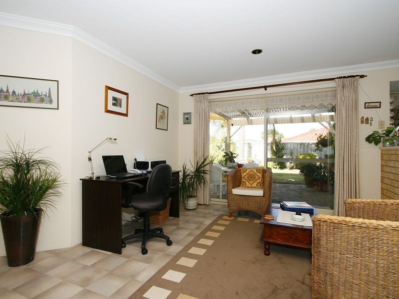 12a Somerset Rise, Kardinya WA 6163