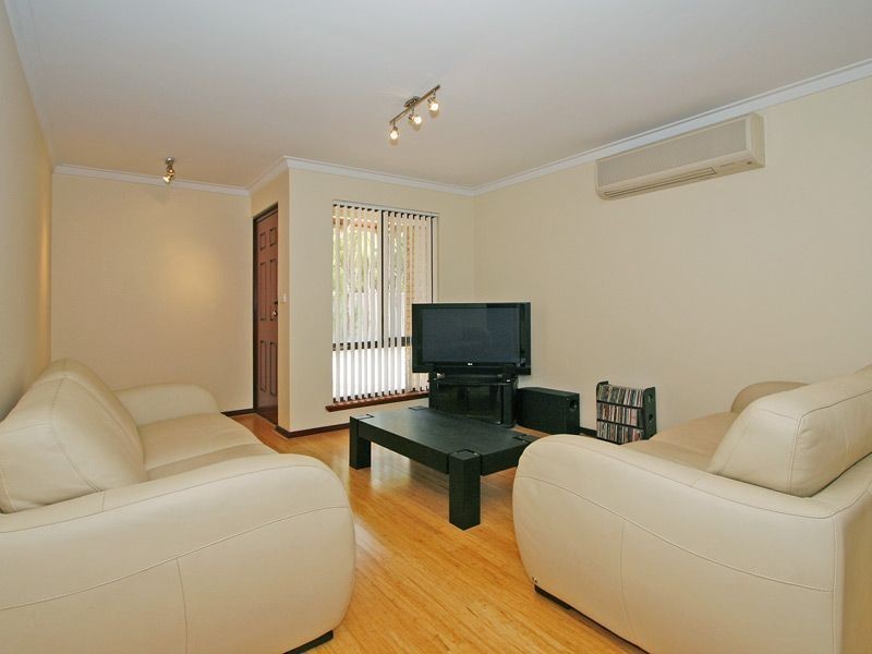 8/90 Gilbertson Road, Kardinya WA 6163