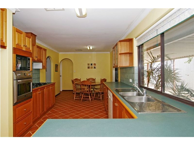 25 Hanrahan Loop, Kardinya WA 6163