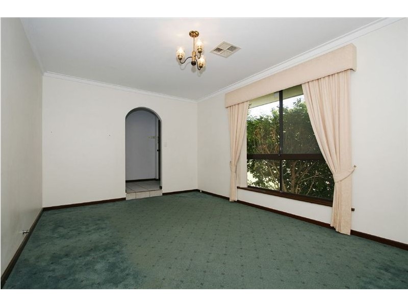 25 Hanrahan Loop, Kardinya WA 6163