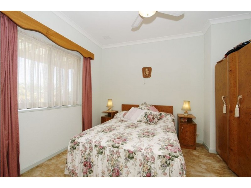 12 Shelshaw Street, Melville WA 6156