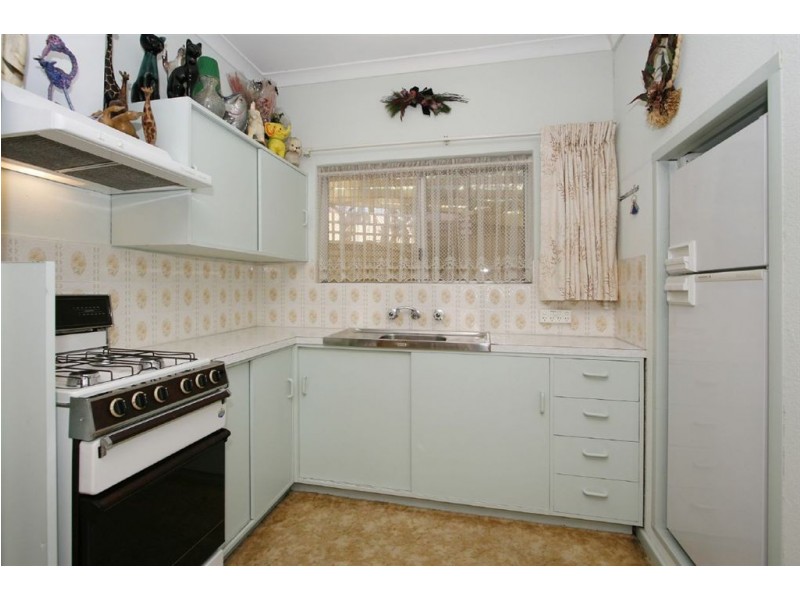 12 Shelshaw Street, Melville WA 6156