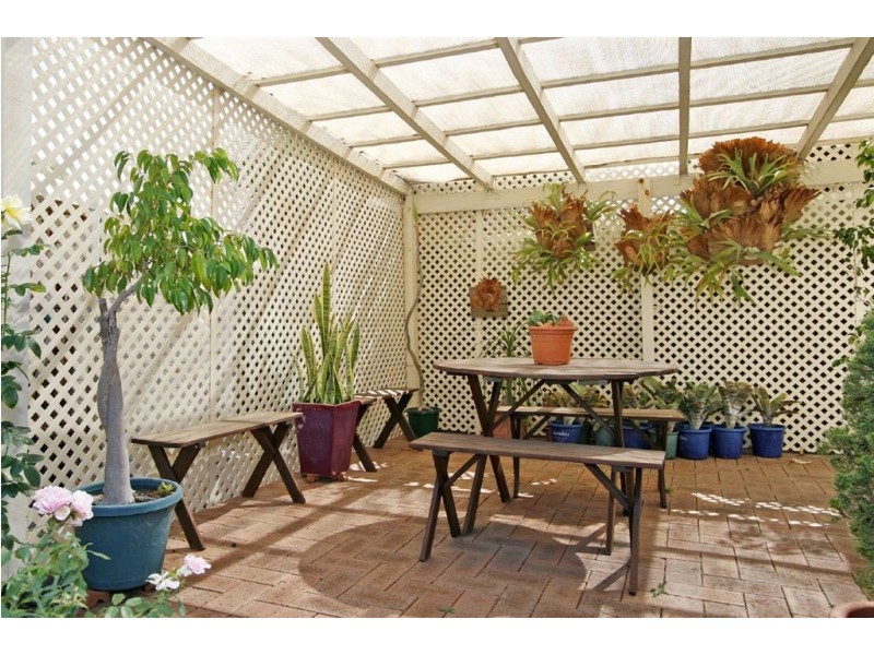 12 Shelshaw Street, Melville WA 6156