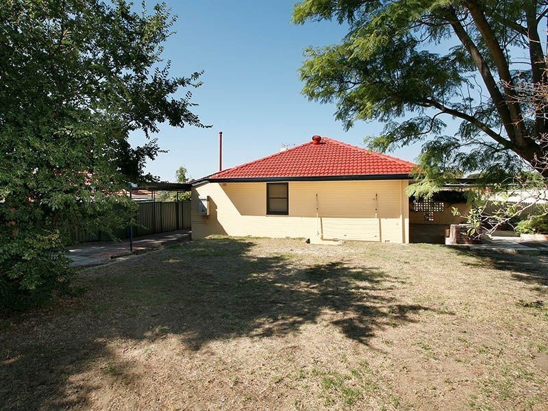 18 Caliban Way, Coolbellup WA 6163