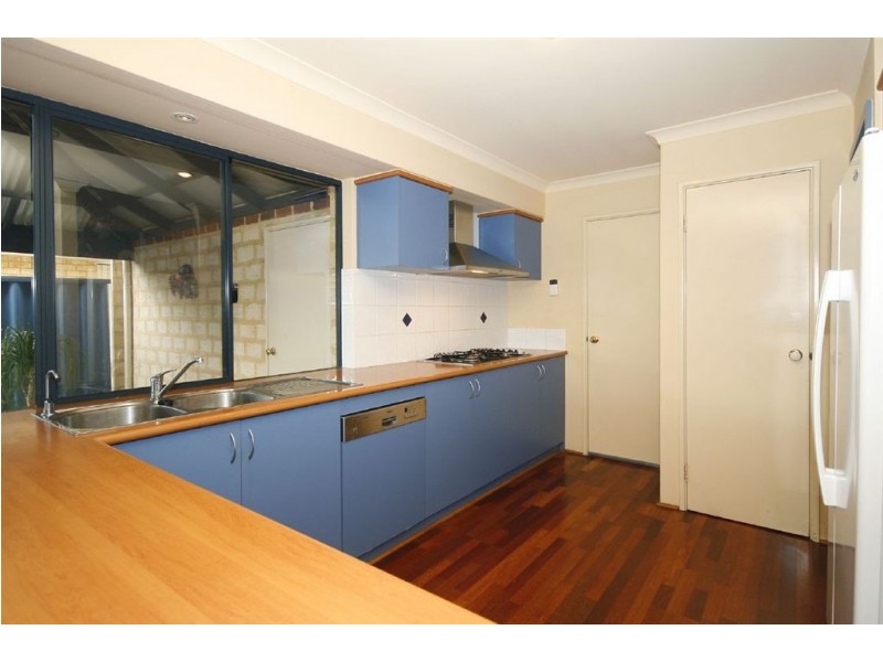 43 Peterborough Circle, North Lake WA 6163