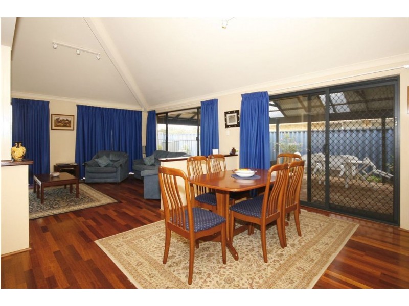 43 Peterborough Circle, North Lake WA 6163