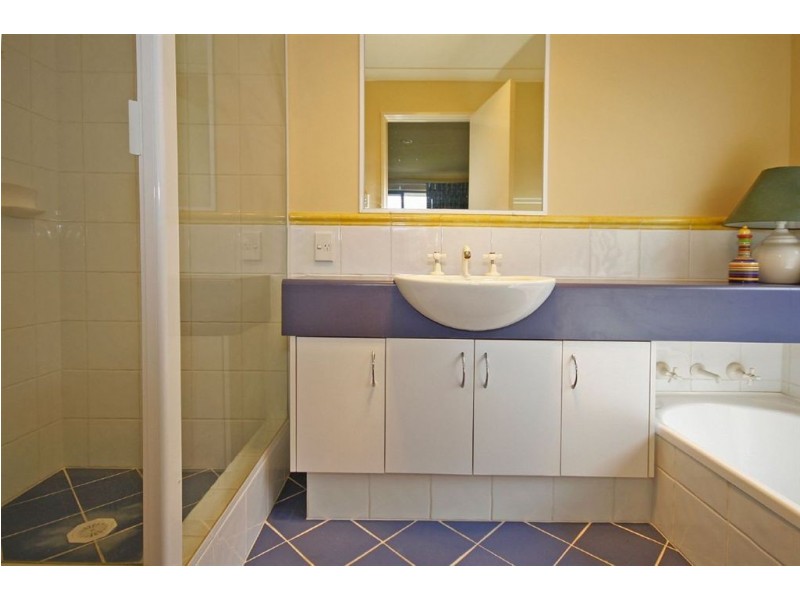 43 Peterborough Circle, North Lake WA 6163