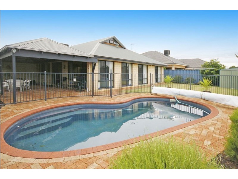 43 Peterborough Circle, North Lake WA 6163