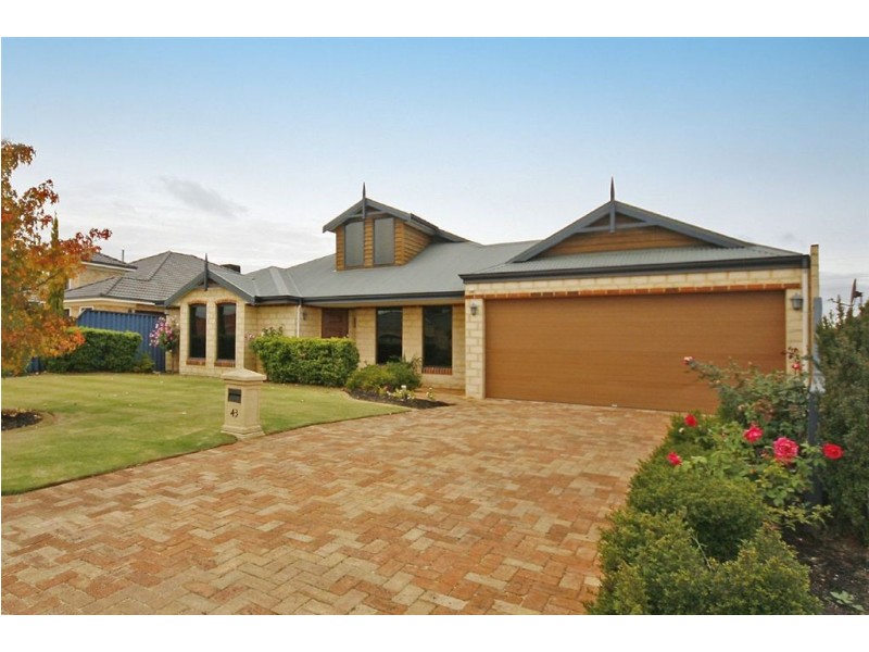 43 Peterborough Circle, North Lake WA 6163